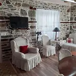 ξυλοπετρα / Wood & Stone House *