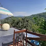 Appartamento ξυλοπετρα / Wood & Stone House *