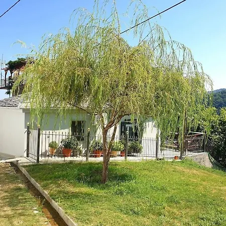 ξυλοπετρα / Wood & Stone House Apartment