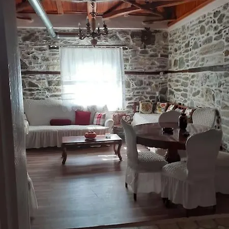 Apartamento ξυλοπετρα / Wood & Stone House Tsagarada