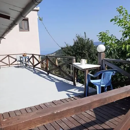 Apartamento ξυλοπετρα / Wood & Stone House *