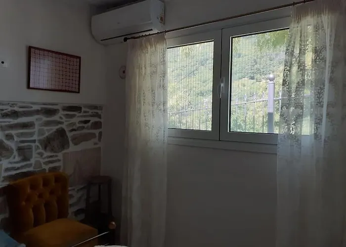 Lejlighed ξυλοπετρα / Wood & Stone House *