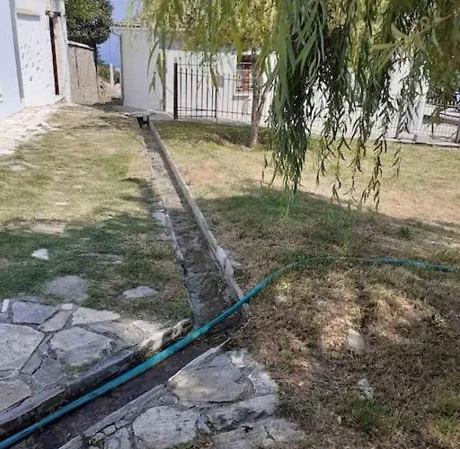 ξυλοπετρα / Wood & Stone House