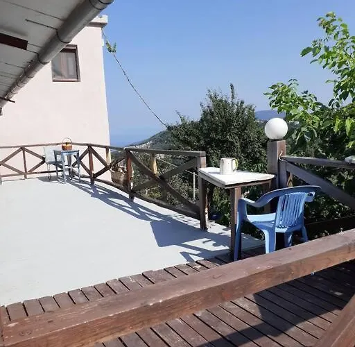 Lejlighed ξυλοπετρα / Wood & Stone House *