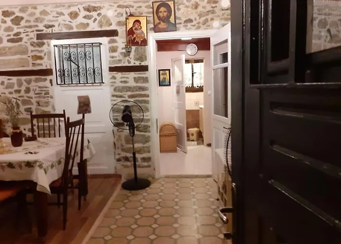 Lejlighed ξυλοπετρα / Wood & Stone House