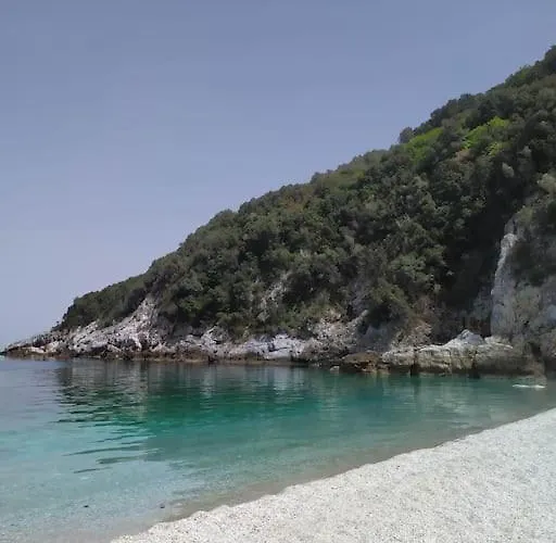 ξυλοπετρα / Wood & Stone House *